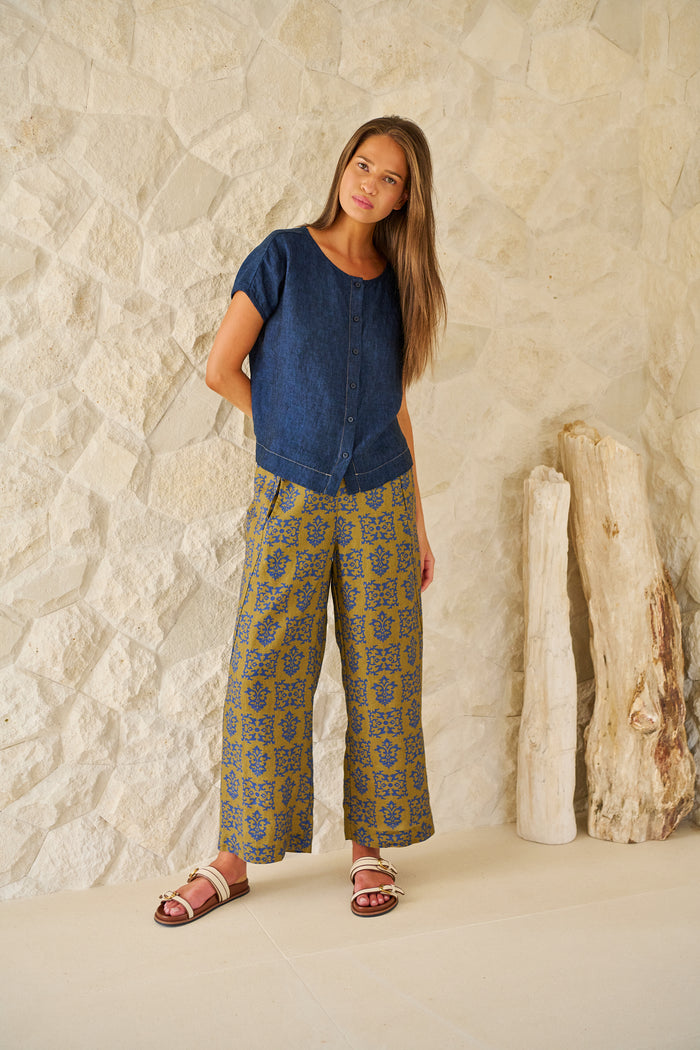 Naturals by O & J Linen Pant in Motif GA398