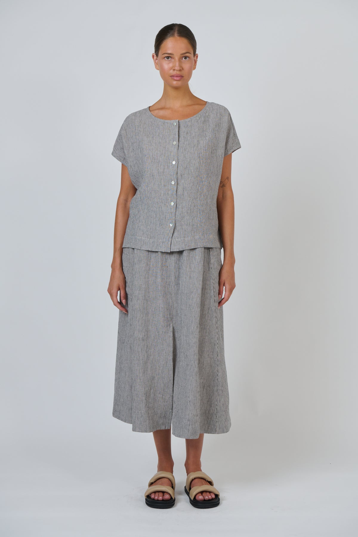 Naturals by O & J Linen Skirt in Rue GA709