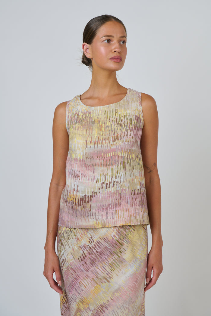 Naturals by O & J Linen Top in Jardin GA506