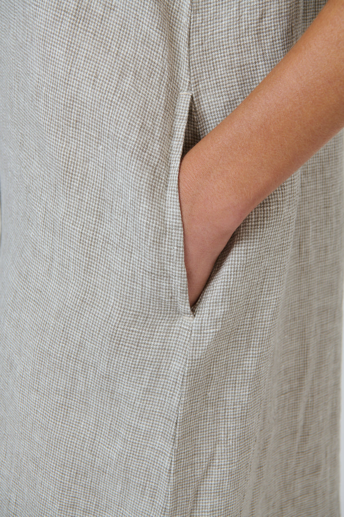 Naturals by O & J Linen Dress in Mousse GA513