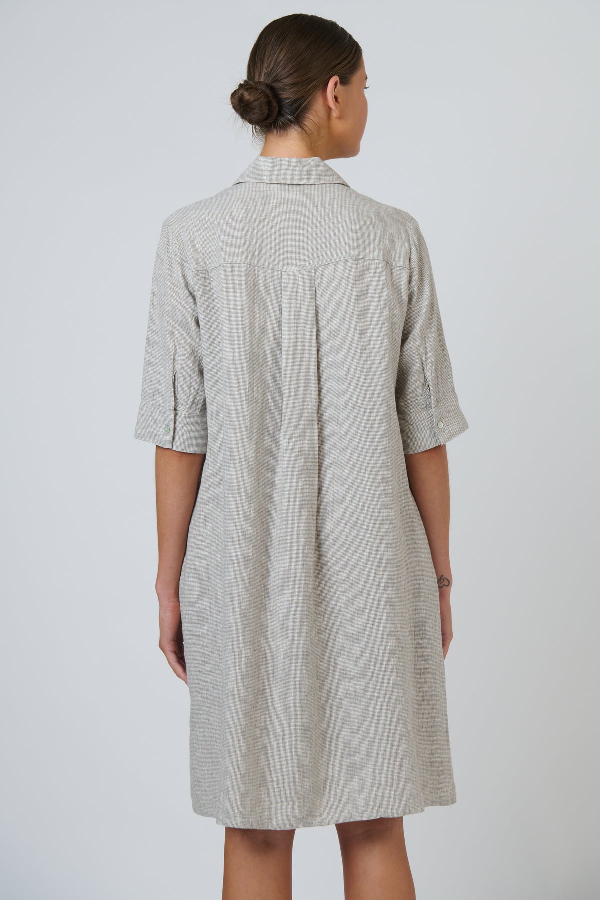 Naturals by O & J Linen Dress in Mousse GA513