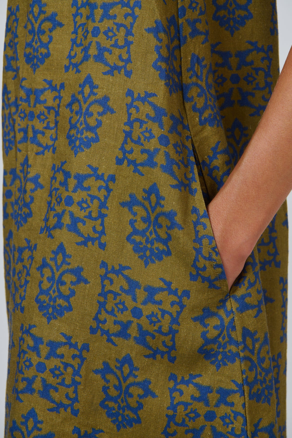 Naturals by O & J Linen Dress in Motif GA518