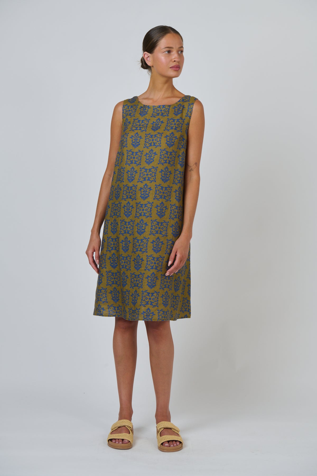 Naturals by O & J Linen Dress in Motif GA518