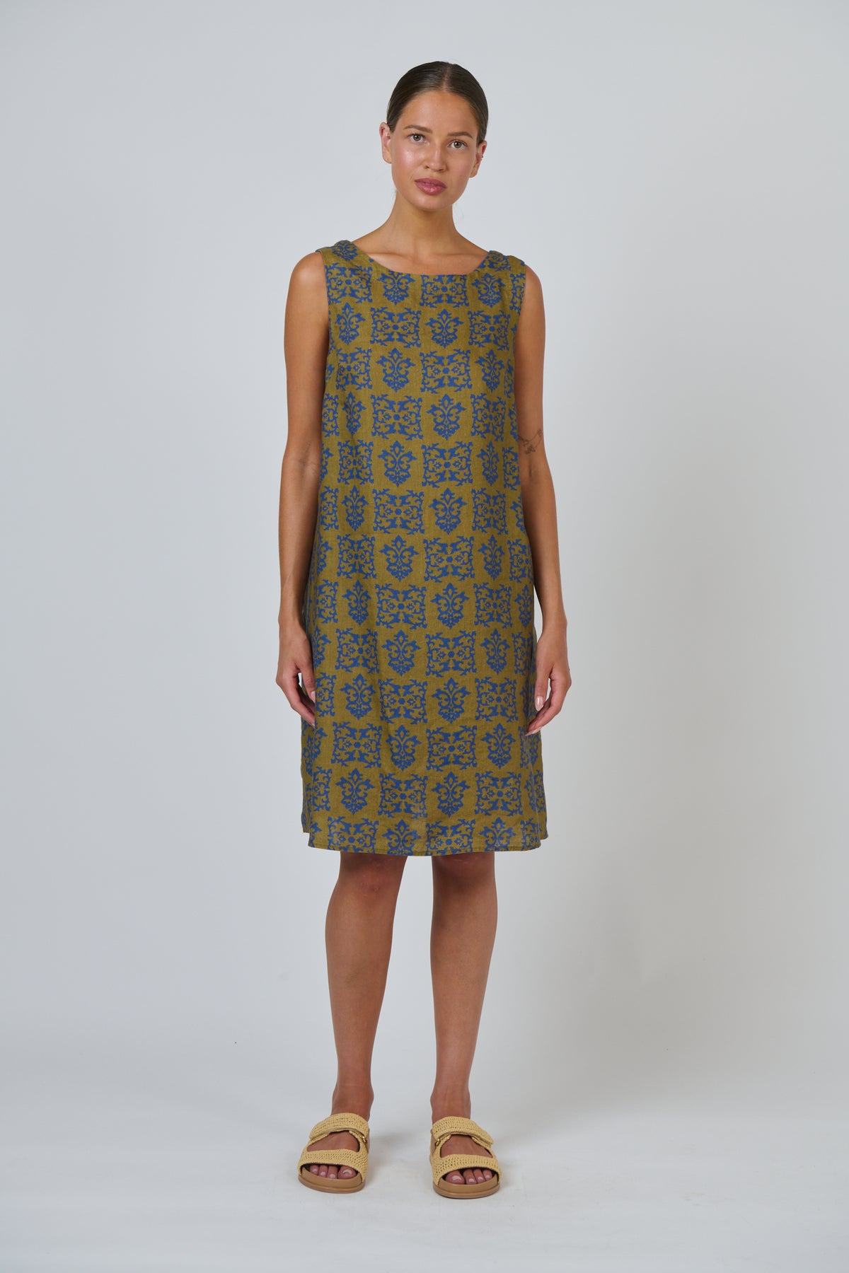 Naturals by O & J Linen Dress in Motif GA518