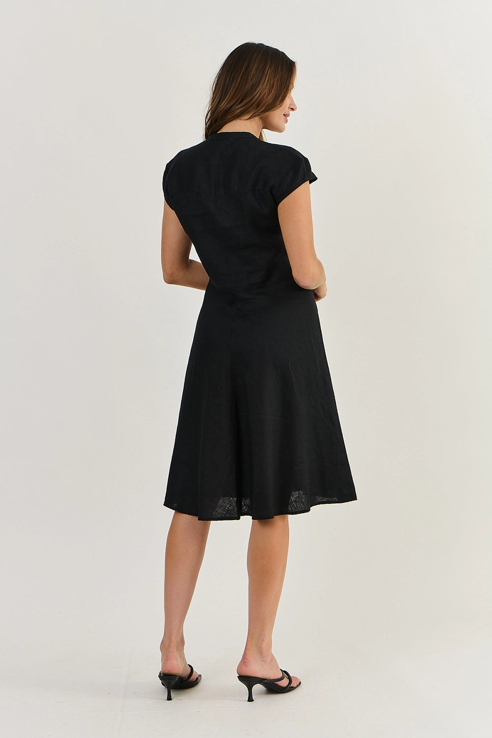 Naturals by O & J Linen Dress with Cap Sleeve in Black Ga521