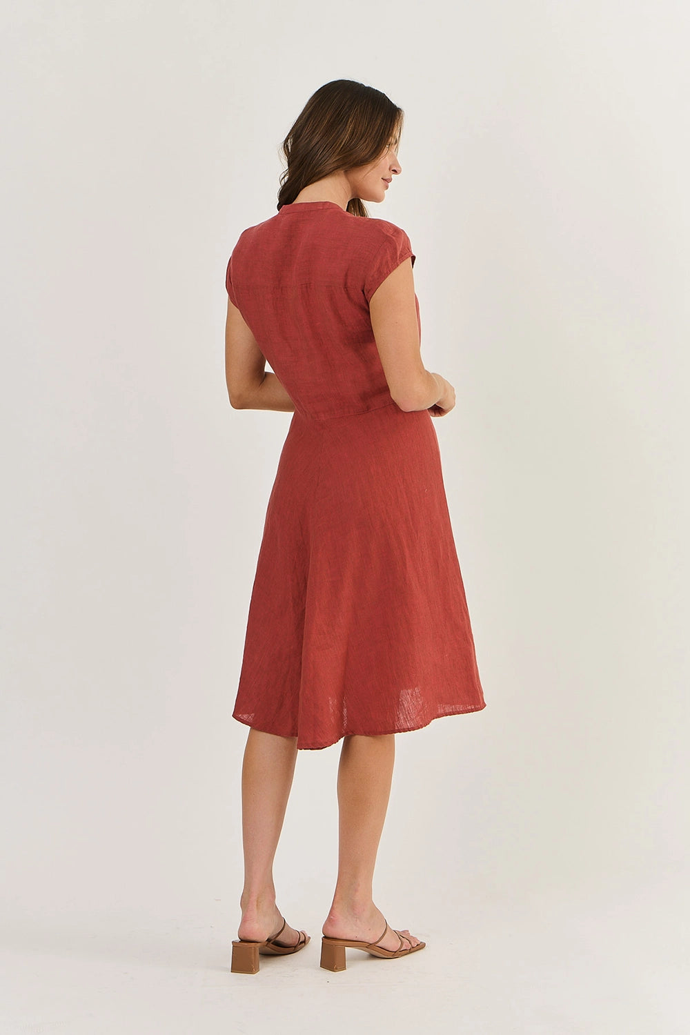 Naturals by O & J Linen Dress with Cap Sleeve in Cedar Ga521