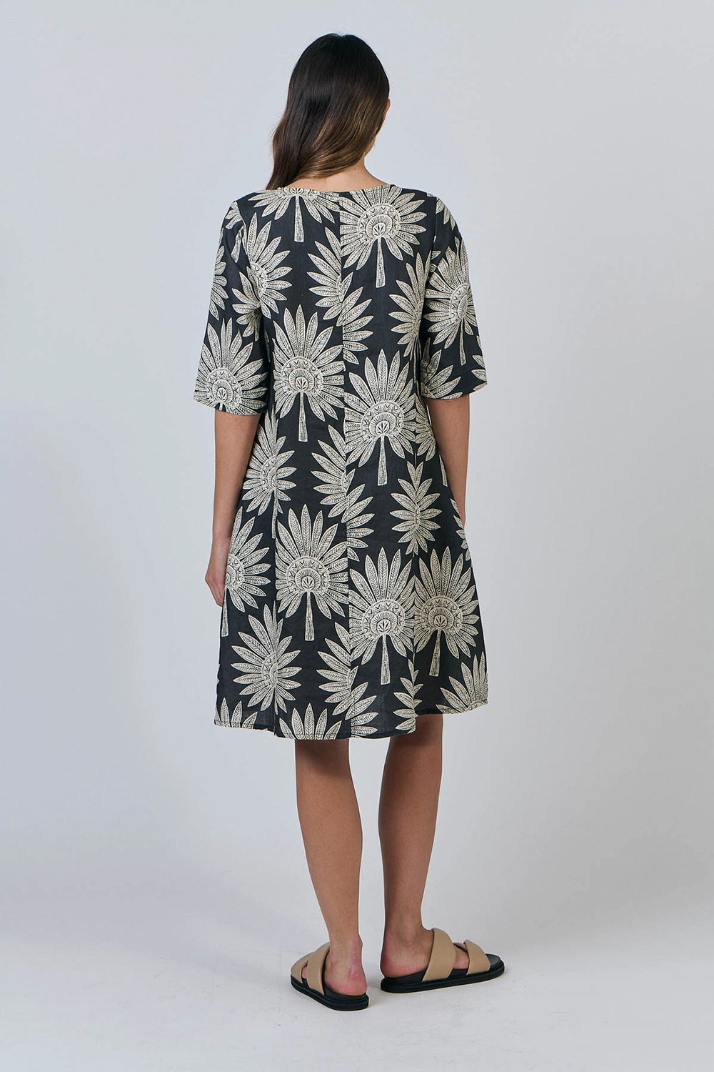 Naturals by O & J S/Less Linen Dress with Collar in Date Palm Ga526