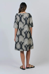 Naturals by O & J S/Less Linen Dress with Collar in Date Palm Ga526