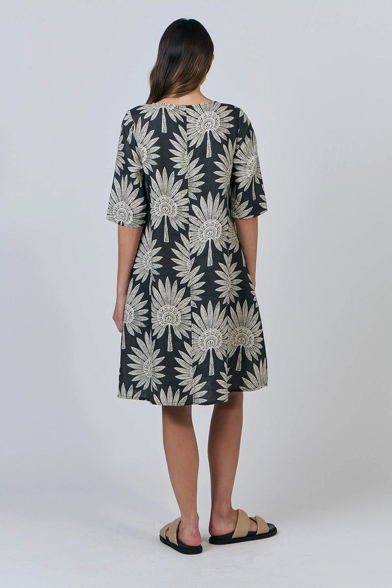 Naturals by O & J S/Less Linen Dress with Collar in Date Palm Ga526