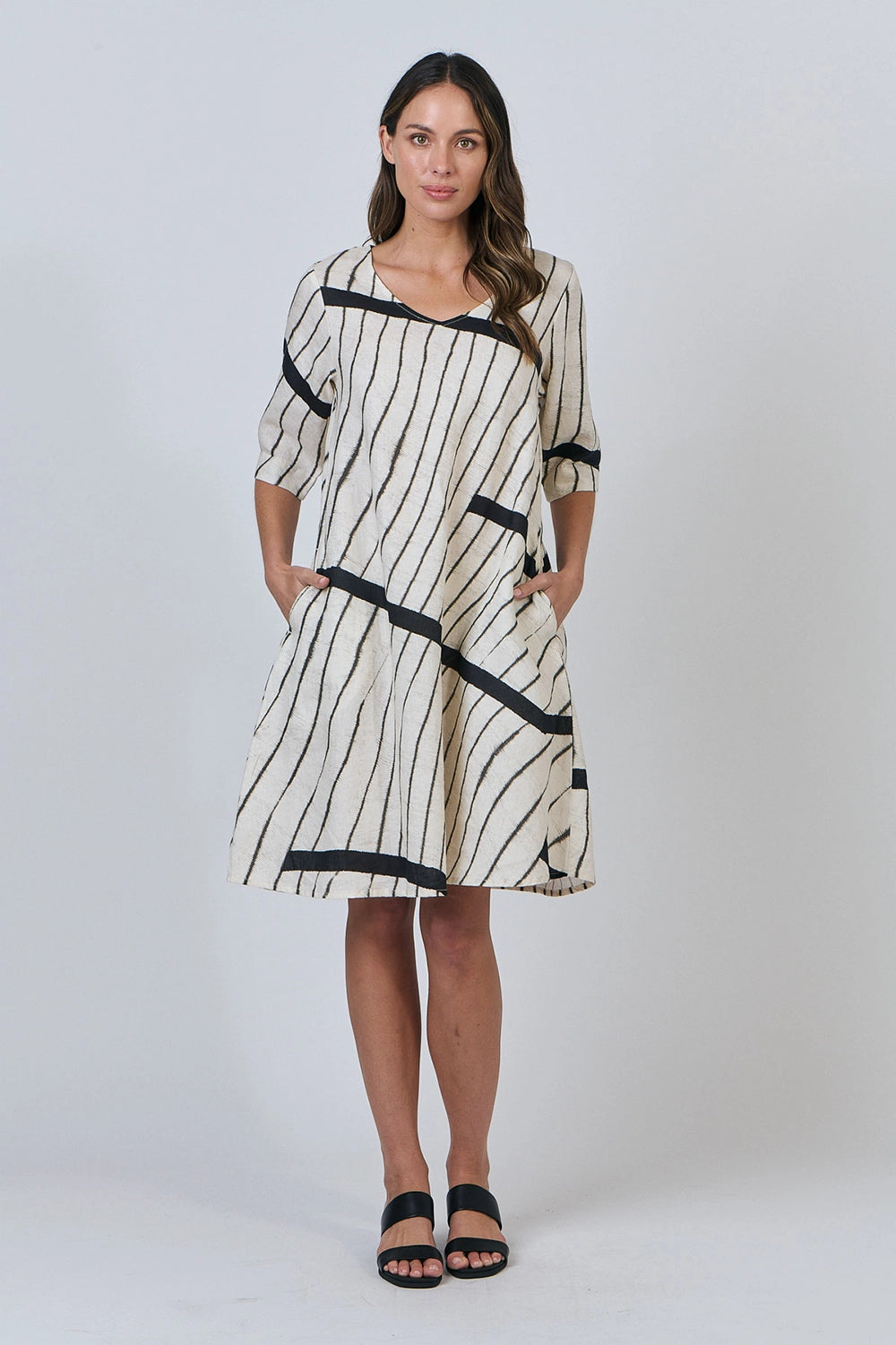 Naturals by O & J Linen Dress in Isobars GA526