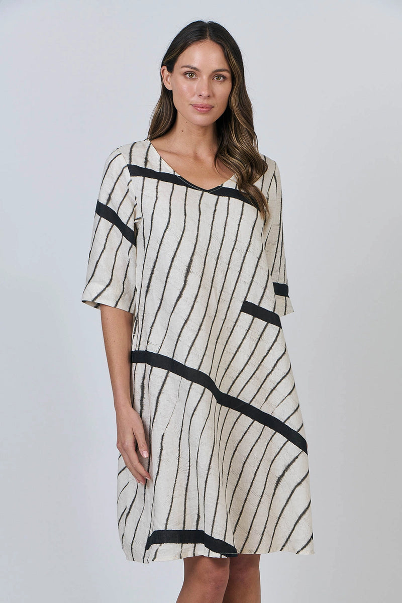 Naturals by O & J Linen Dress in Isobars GA526