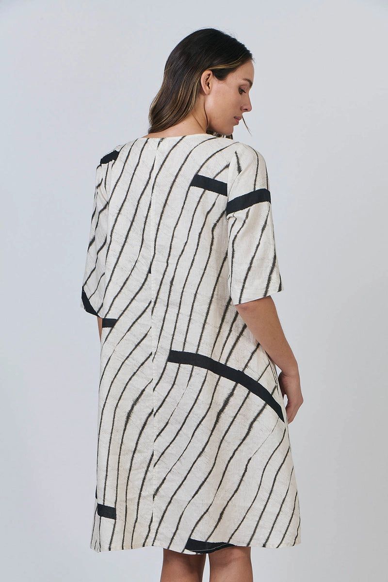 Naturals by O & J Linen Dress in Isobars GA526