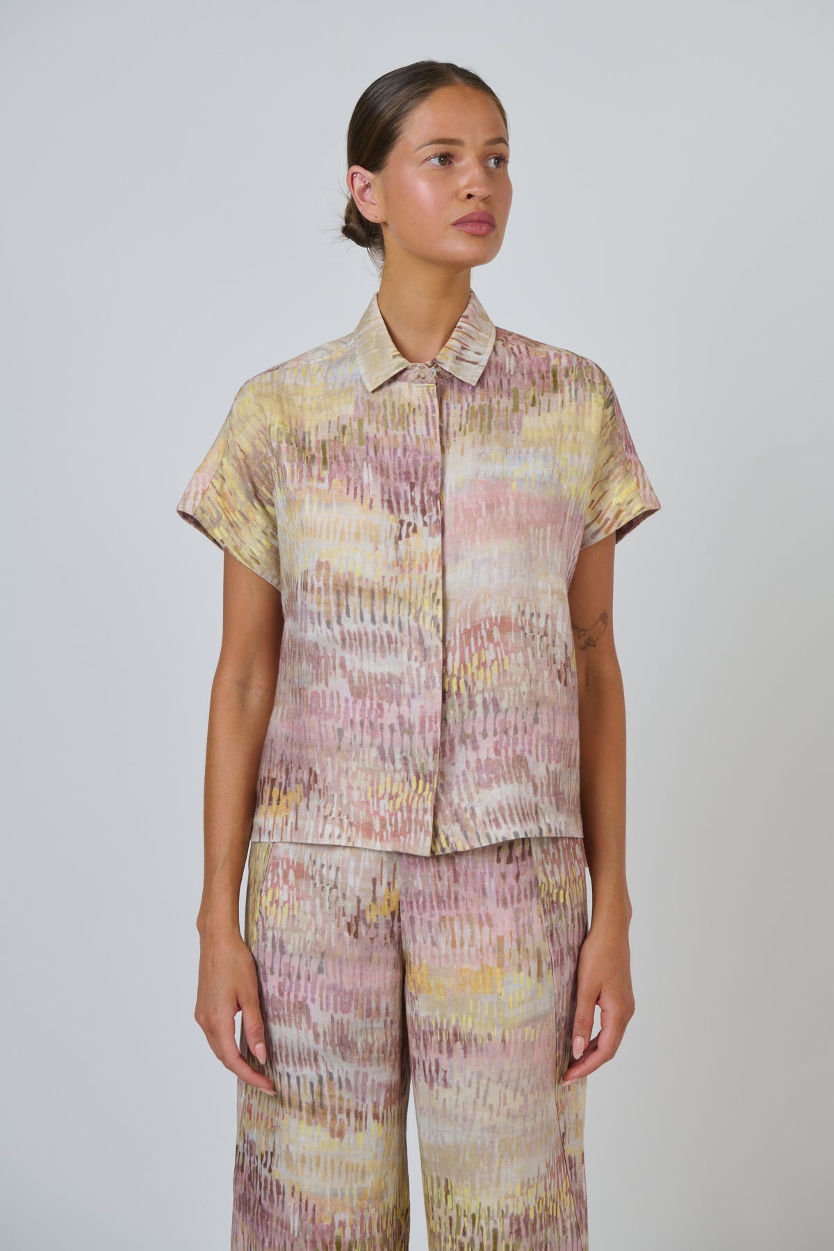 Naturals by O & J Linen Top in Jardin GA533