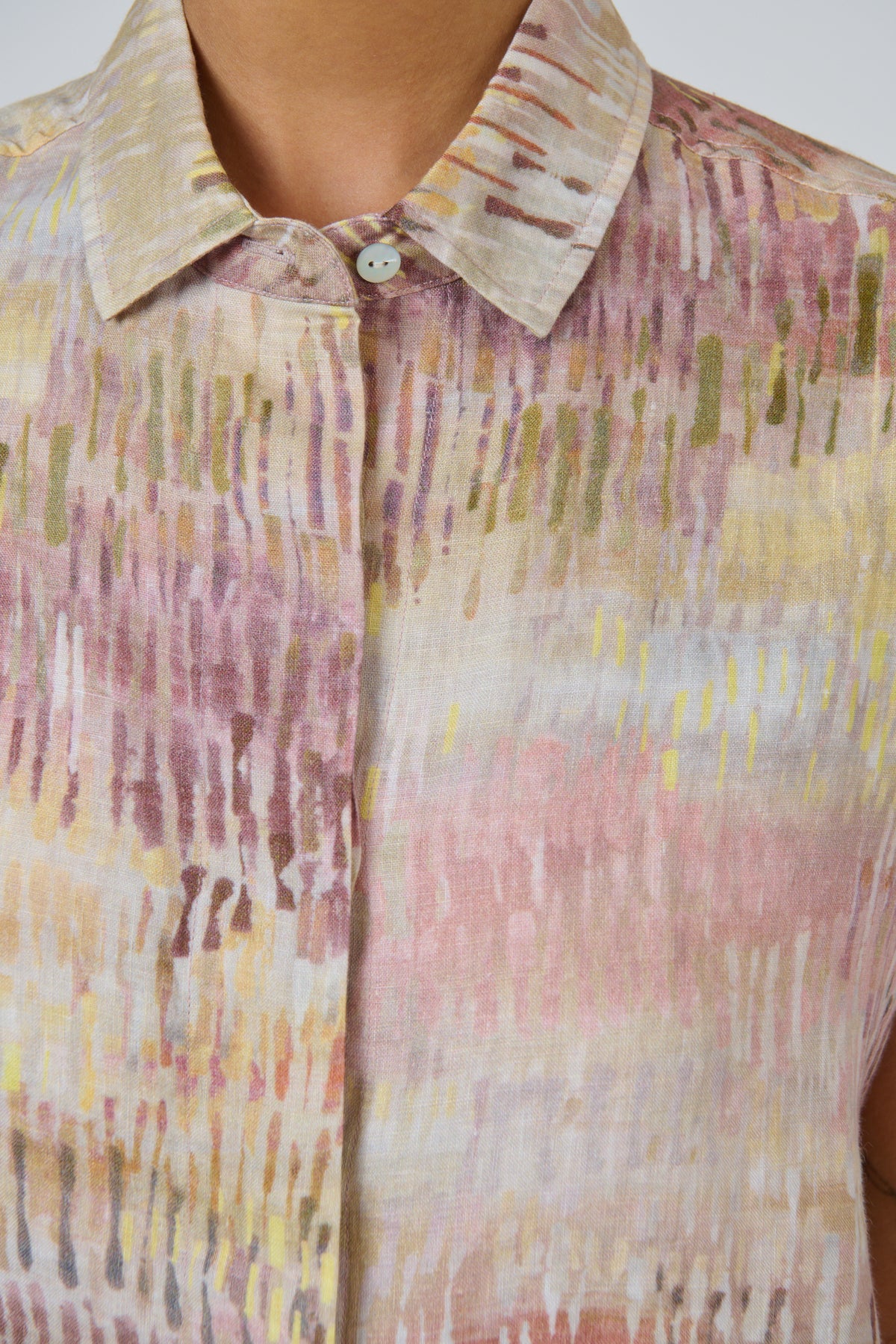 Naturals by O & J Linen Top in Jardin GA533