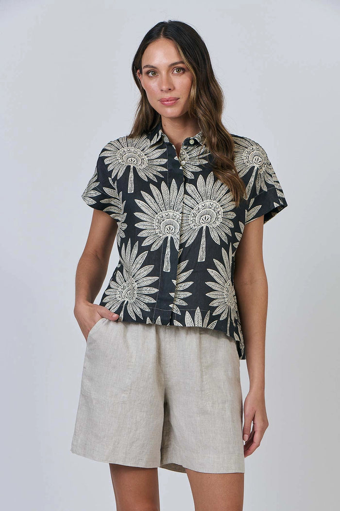 Naturals by O & J Linen Top in Date Palm GA533