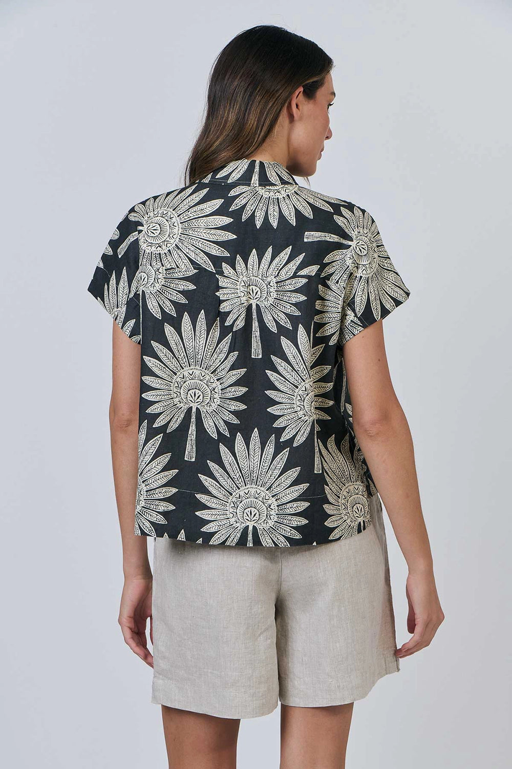 Naturals by O & J Linen Top in Date Palm GA533
