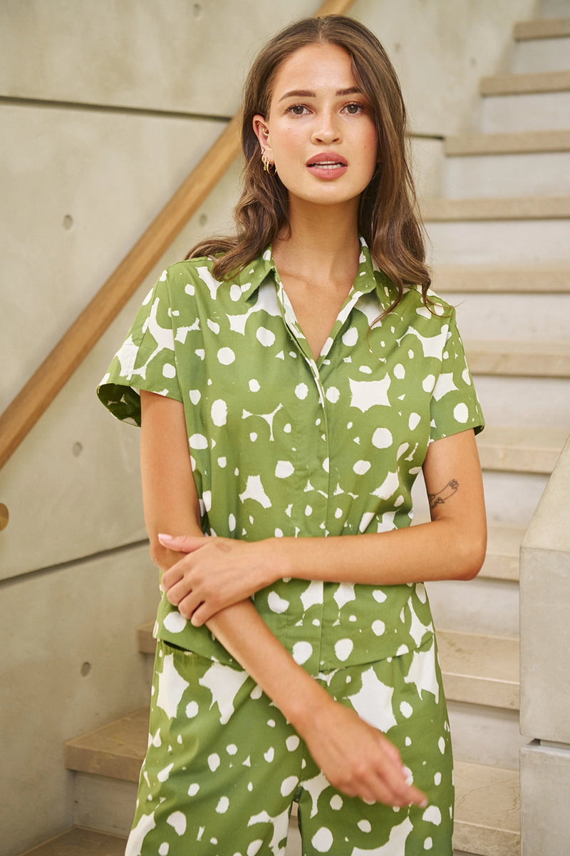 Naturals by O & J Linen Shirt in Moss Barnacles GA533