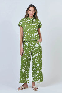 Naturals by O & J Linen Shirt in Moss Barnacles GA533