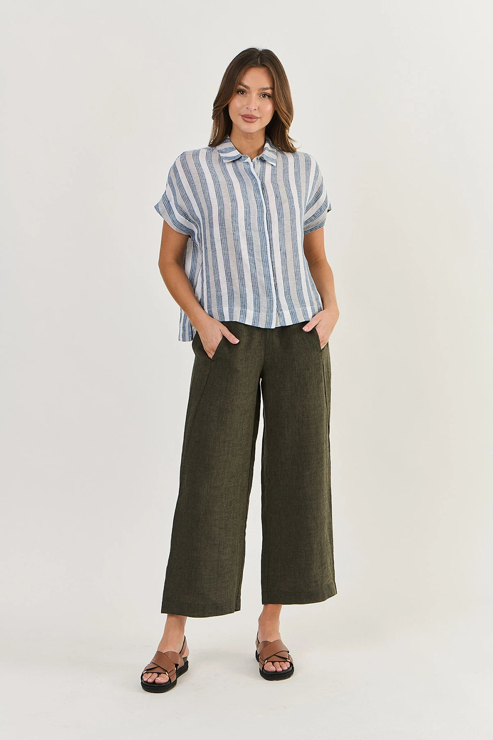 Naturals by O & J Linen Pants in Licorice GA398