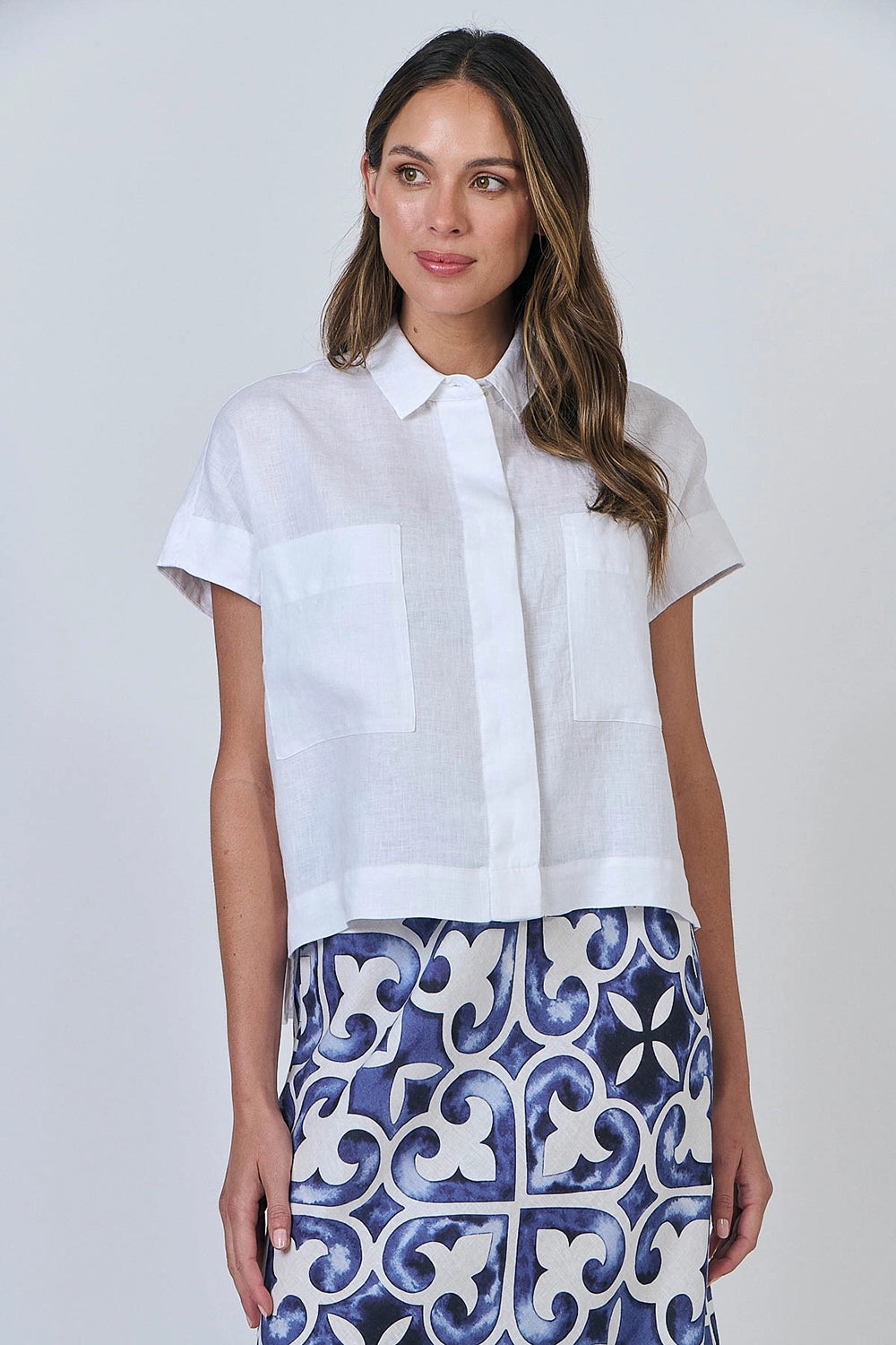 Naturals by O & J Linen Shirt in White GA533