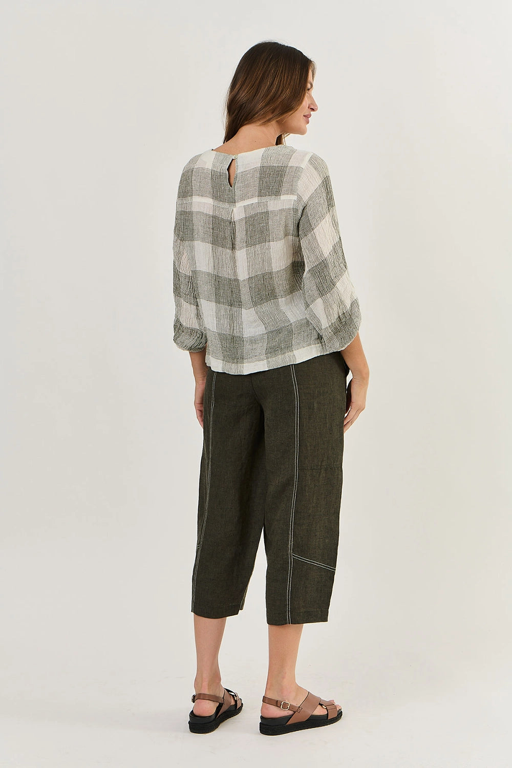 Naturals by O & J Linen Pants in Licorice GA476