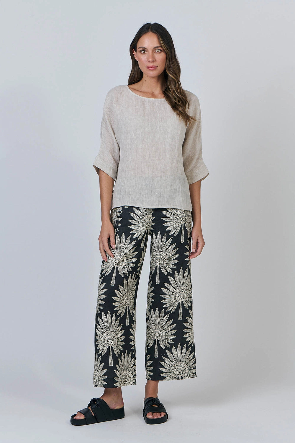 Naturals by O & J Linen Pants in Date Palm GA398