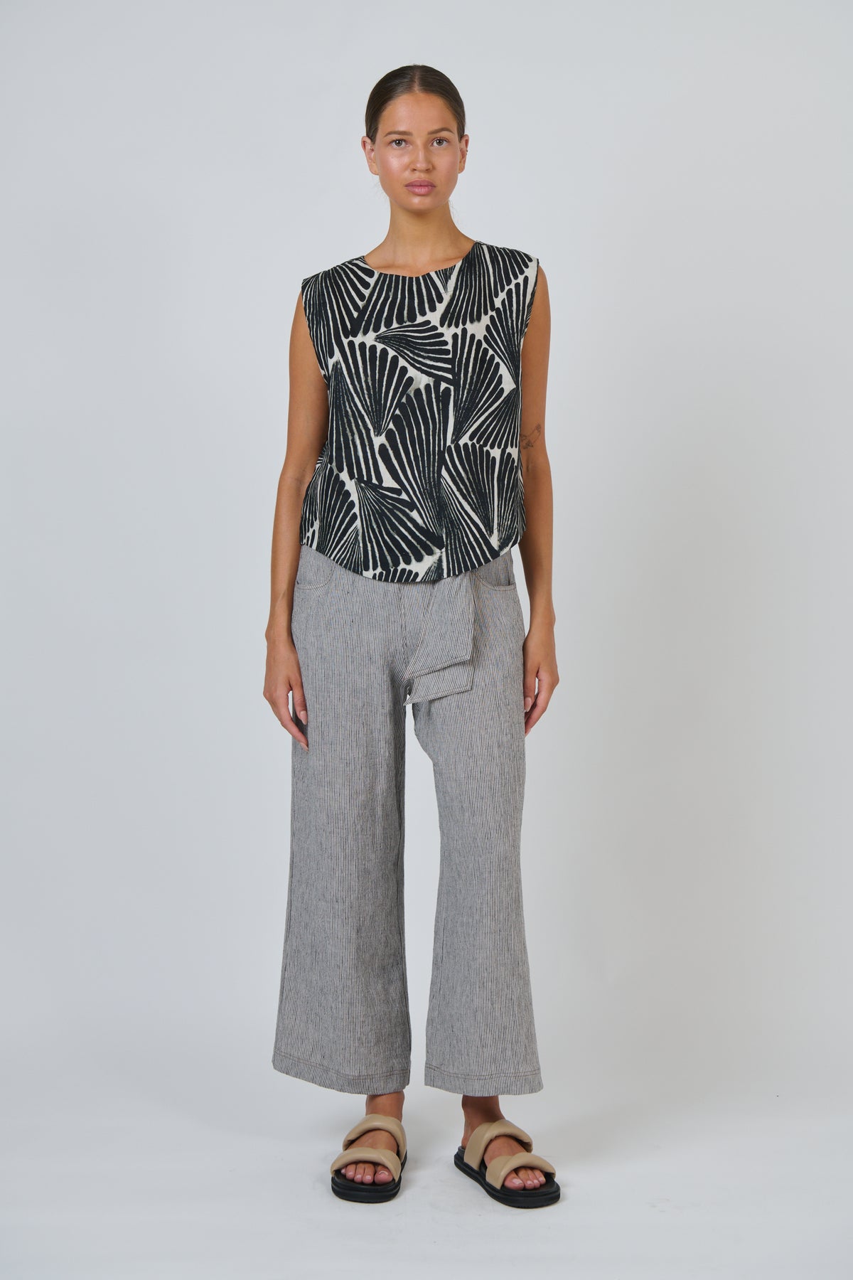 Naturals by O & J Linen Top in Folies GA581