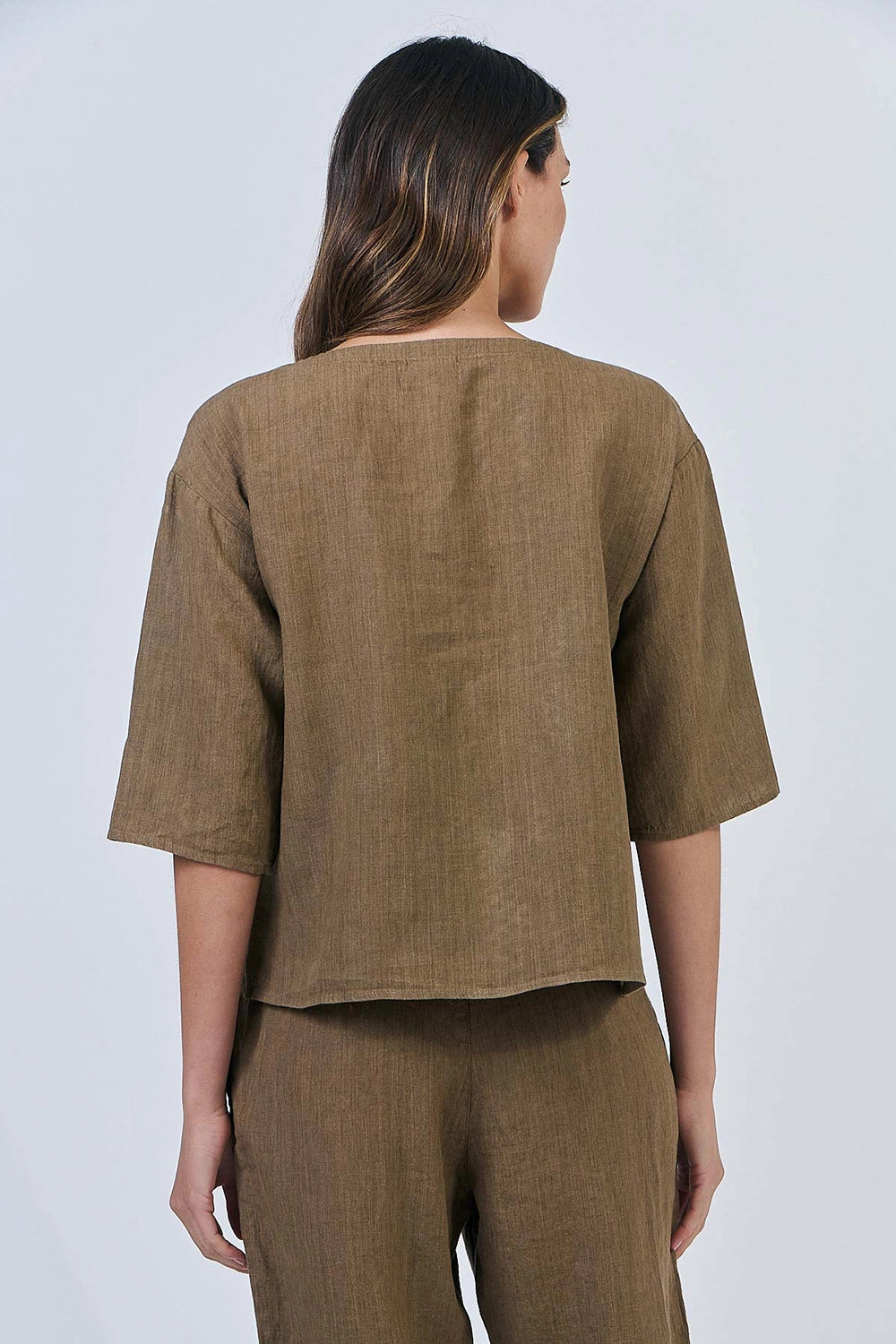 Naturals by O & J Linen Top in Tobacco GA584