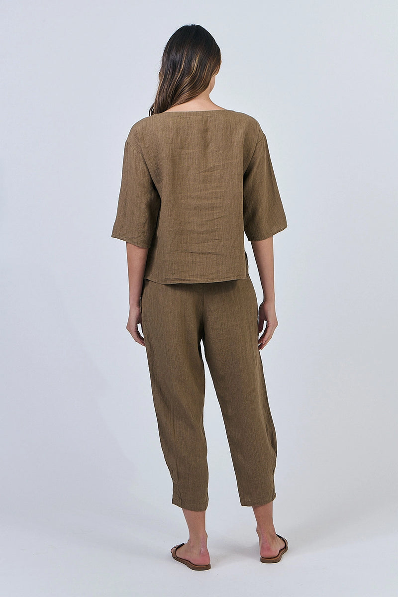 Naturals by O & J Linen Top in Tobacco GA584