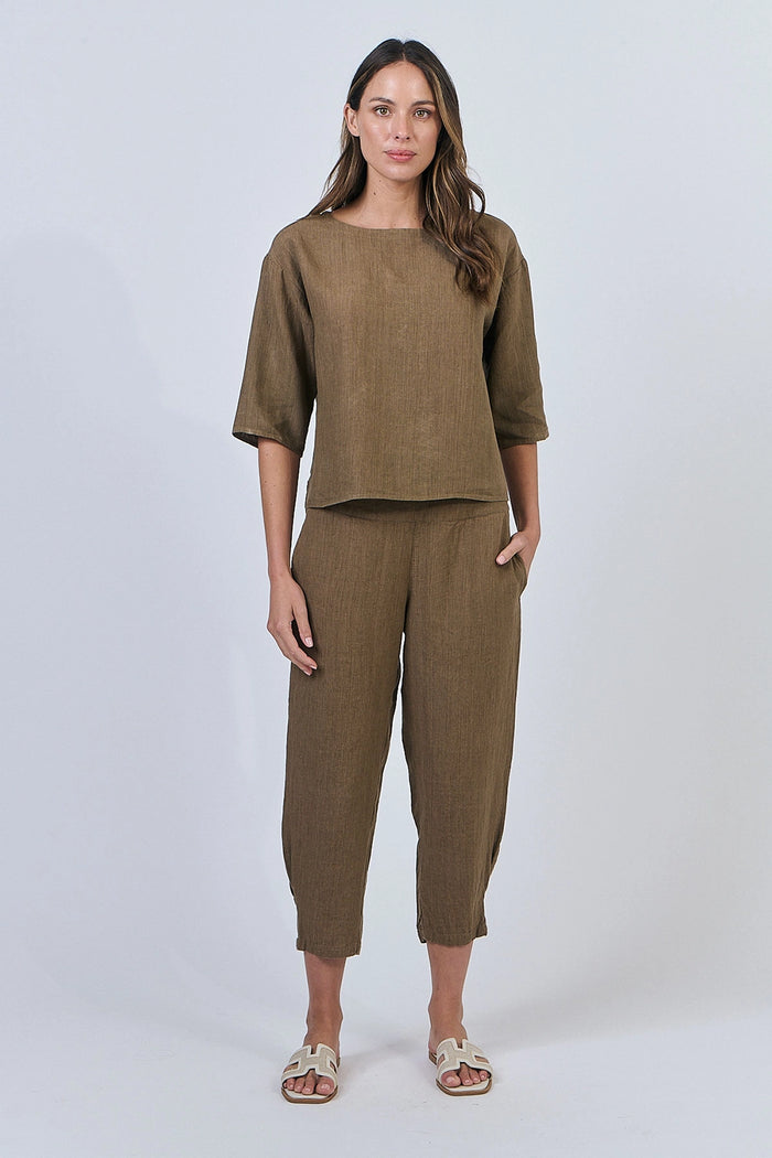 Naturals by O & J Linen Top in Tobacco GA584