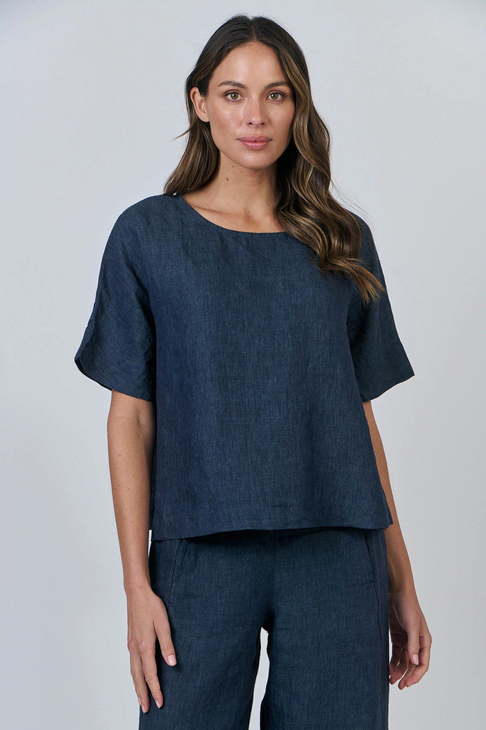 Naturals by O & J Linen Top in Poseidon GA585