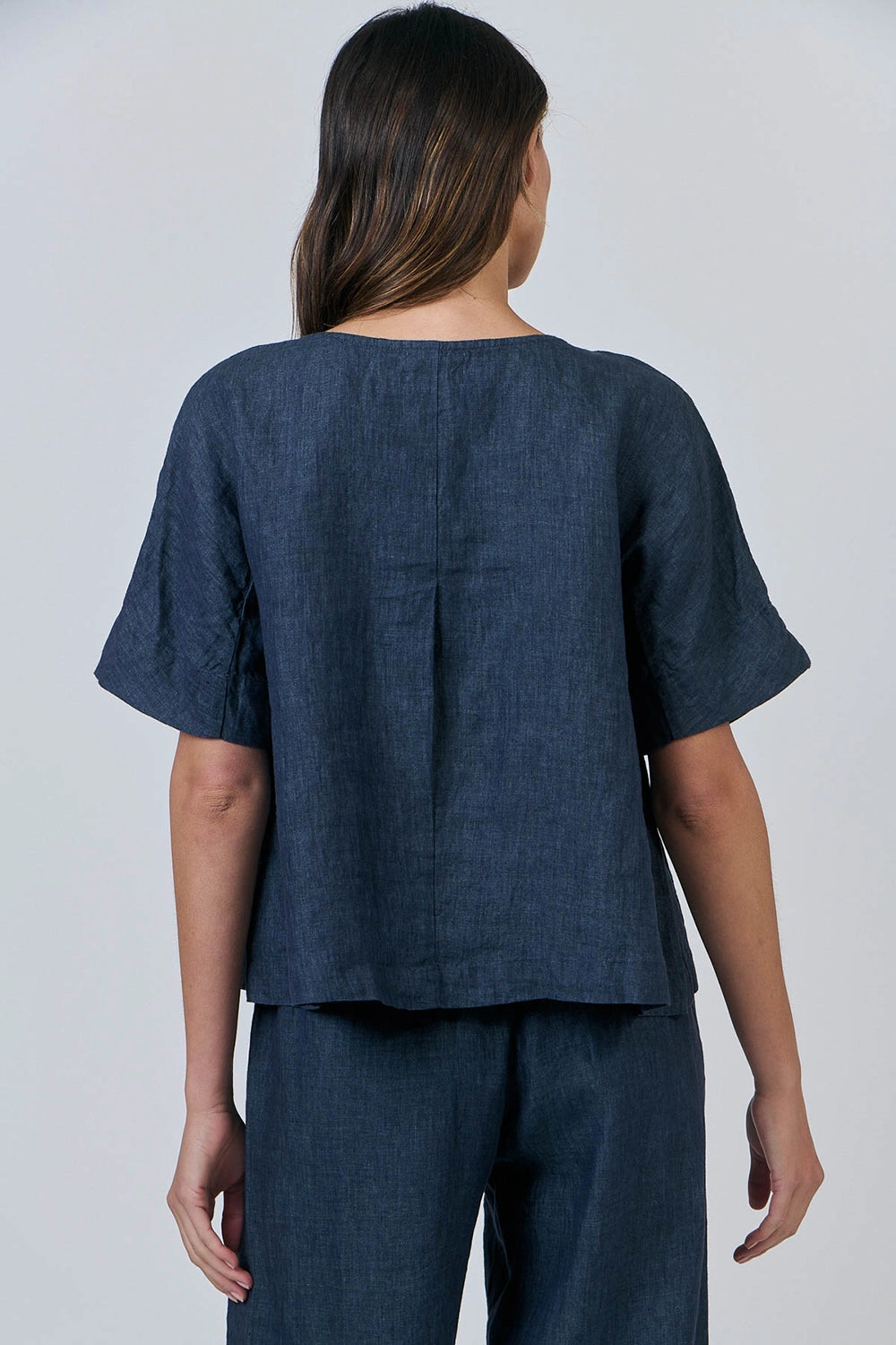 Naturals by O & J Linen Top in Poseidon GA585