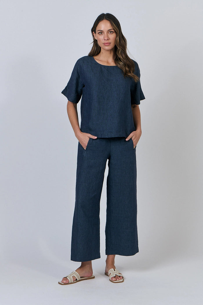 Naturals by O & J Linen Top in Poseidon GA585