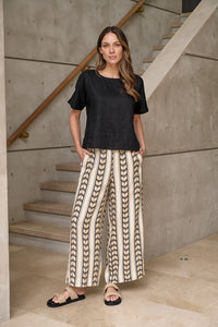 Naturals by O & J Linen Blouse in Black GA587