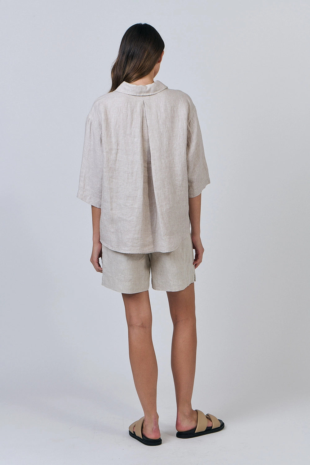 Naturals by O & J Linen Top in Dune GA596