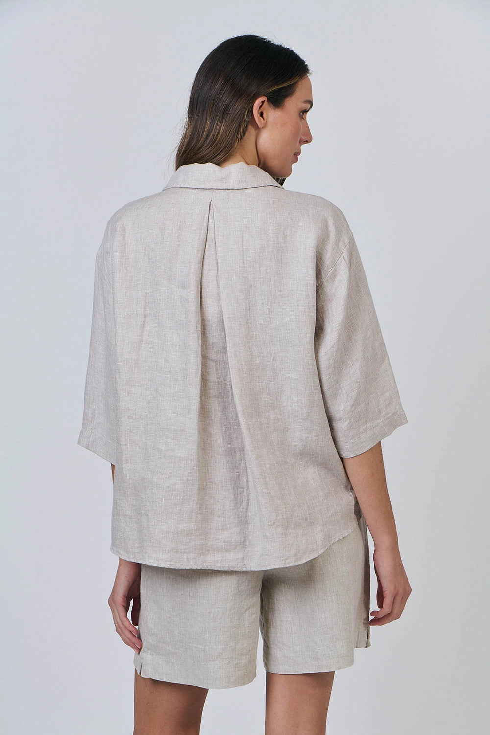 Naturals by O & J Linen Top in Dune GA596