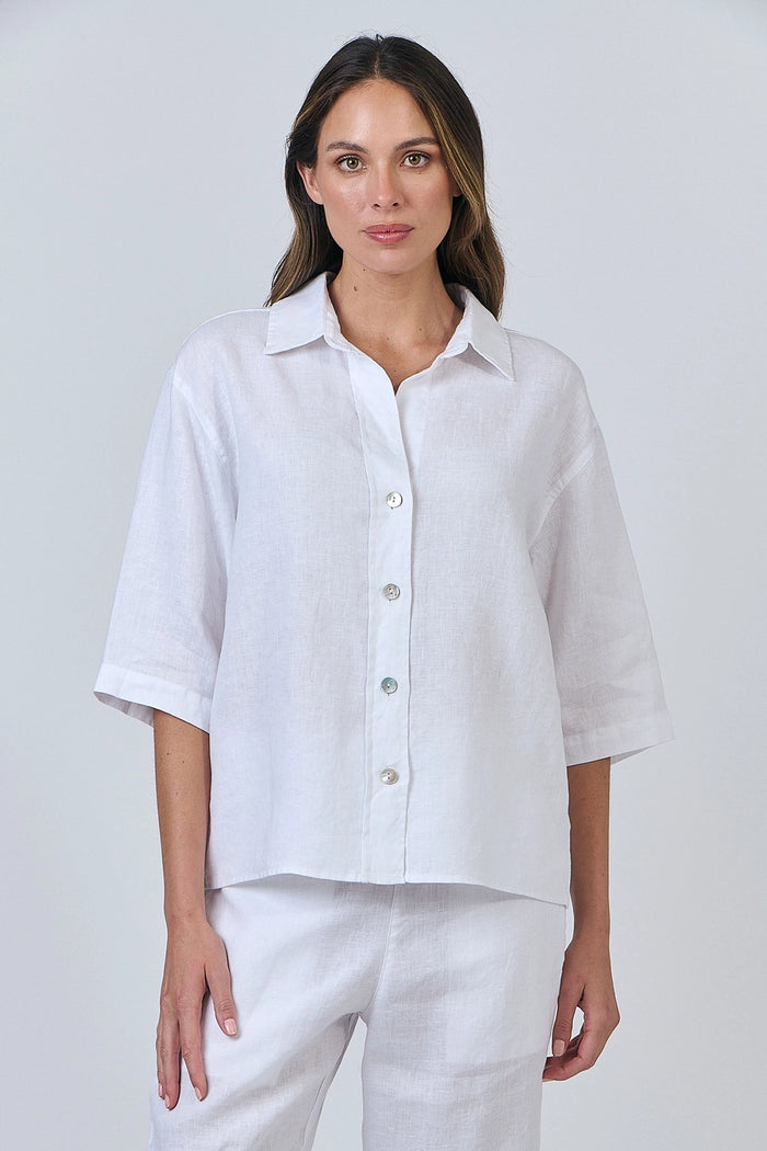 Naturals by O & J Linen Shirt in White GA596