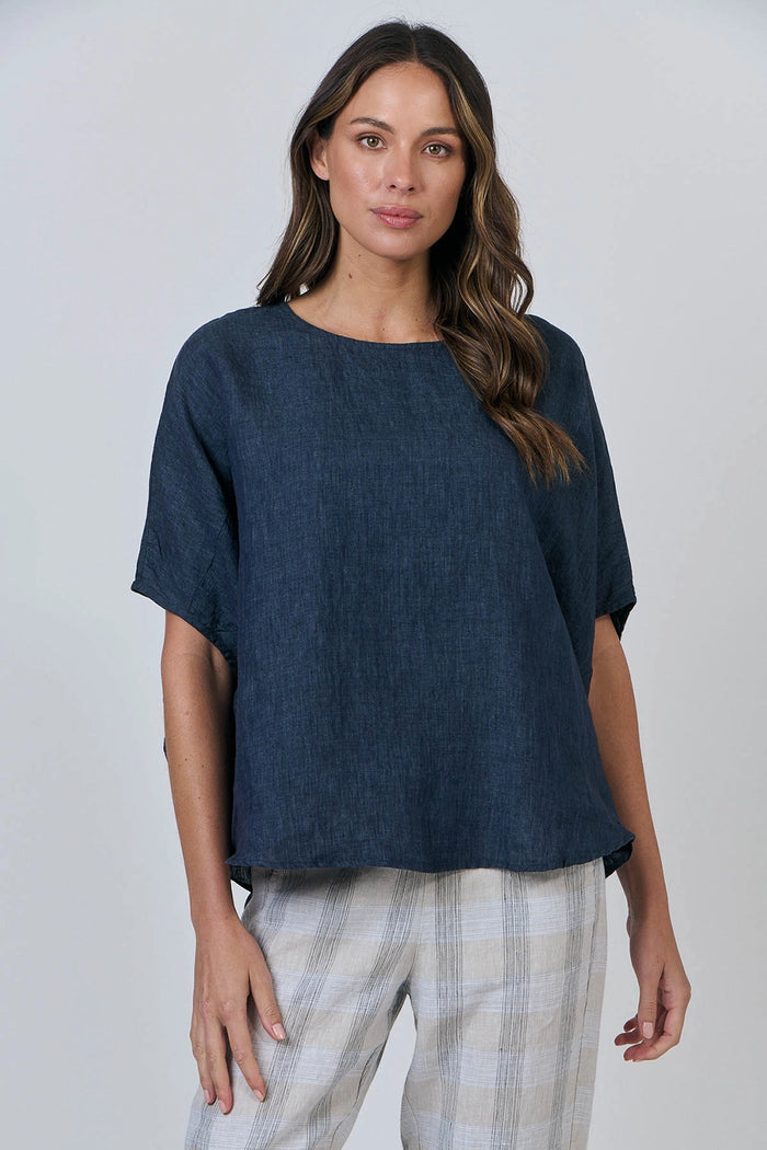 Naturals by O & J Linen Top in Poseidon GA600