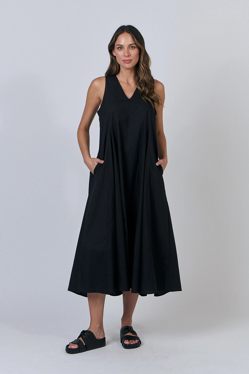 Naturals by O & J Linen Dress in Black GA605
