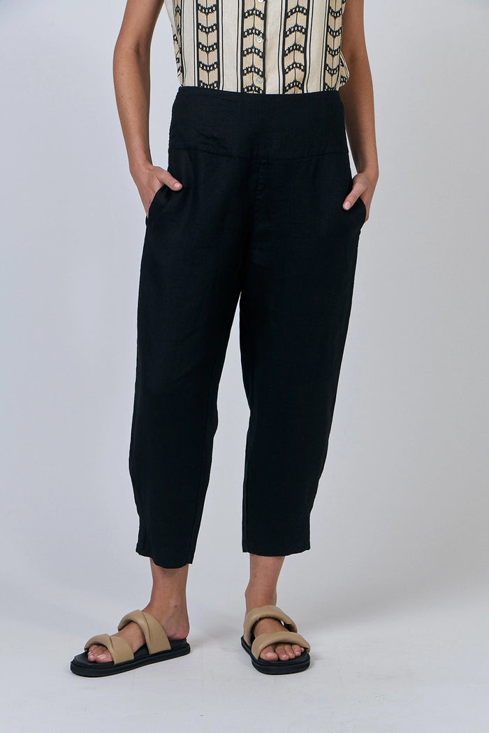 Naturals by O & J Linen Pants in Black GA615