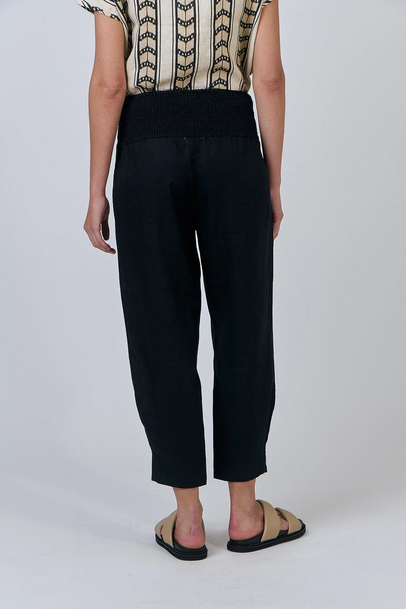Naturals by O & J Linen Pants in Black GA615