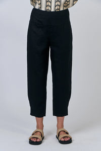 Naturals by O & J Linen Pants in Black GA615