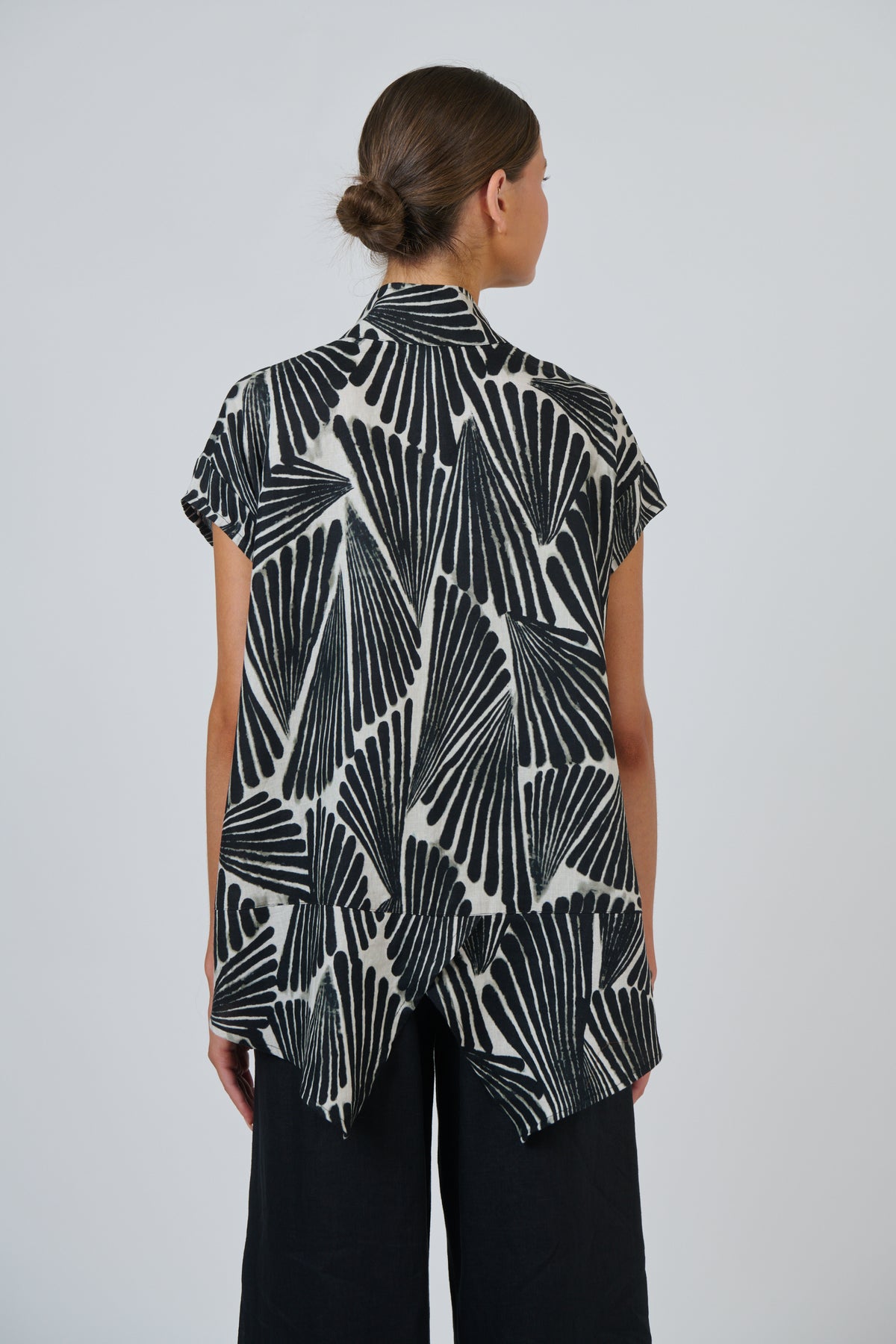 Naturals by O & J Linen Top in Folies GA632
