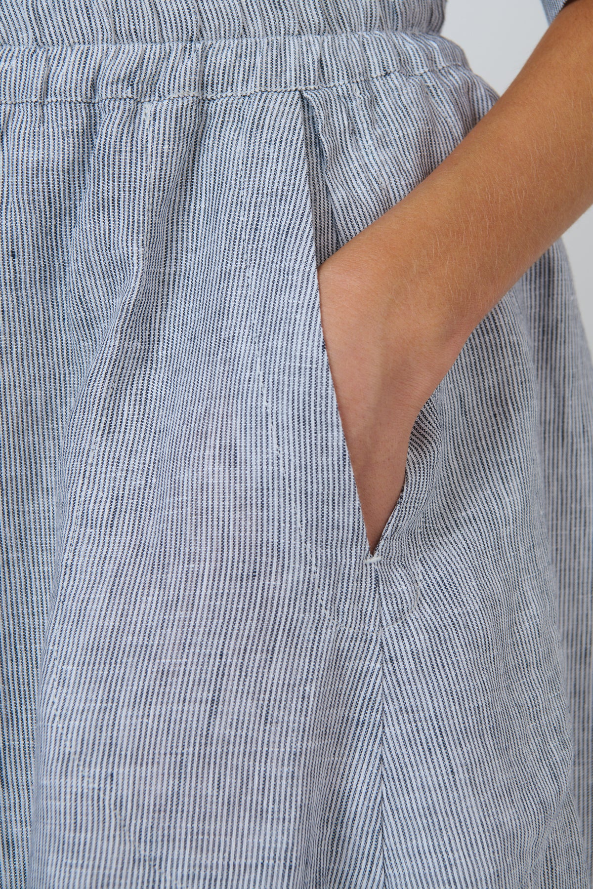 Naturals by O&J Linen Skirt in Sliver GA639