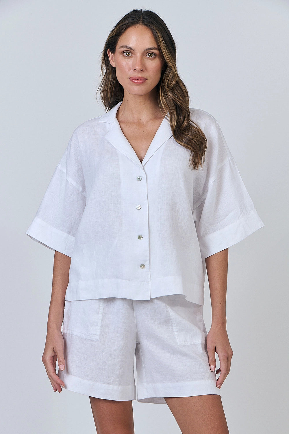 Naturals by O & J Linen Shirt in White GA640