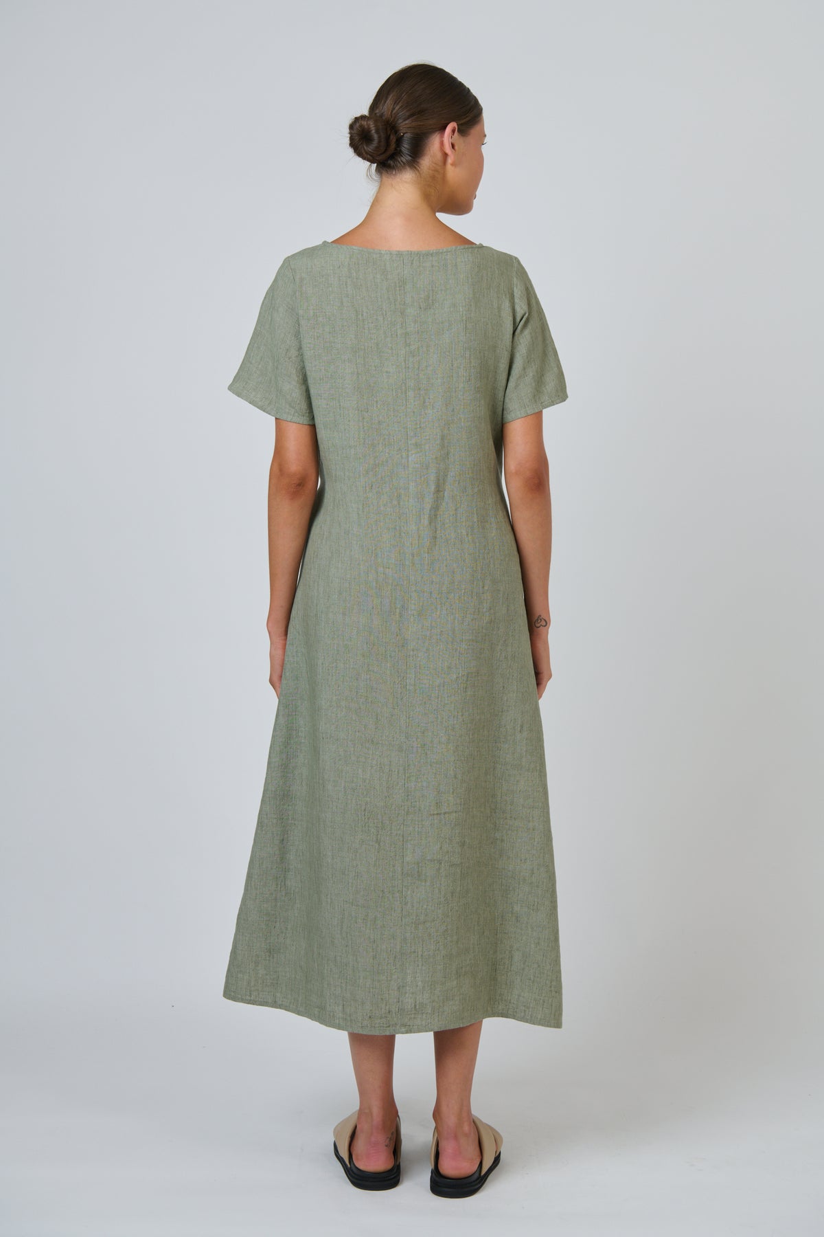 Naturals by O & J Linen Dress in Artichoke GA684