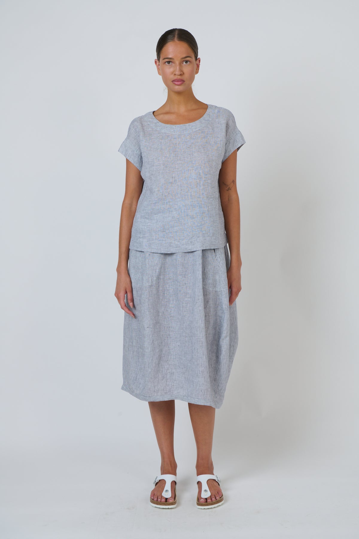 Naturals by O&J Linen Top in Sliver GA686