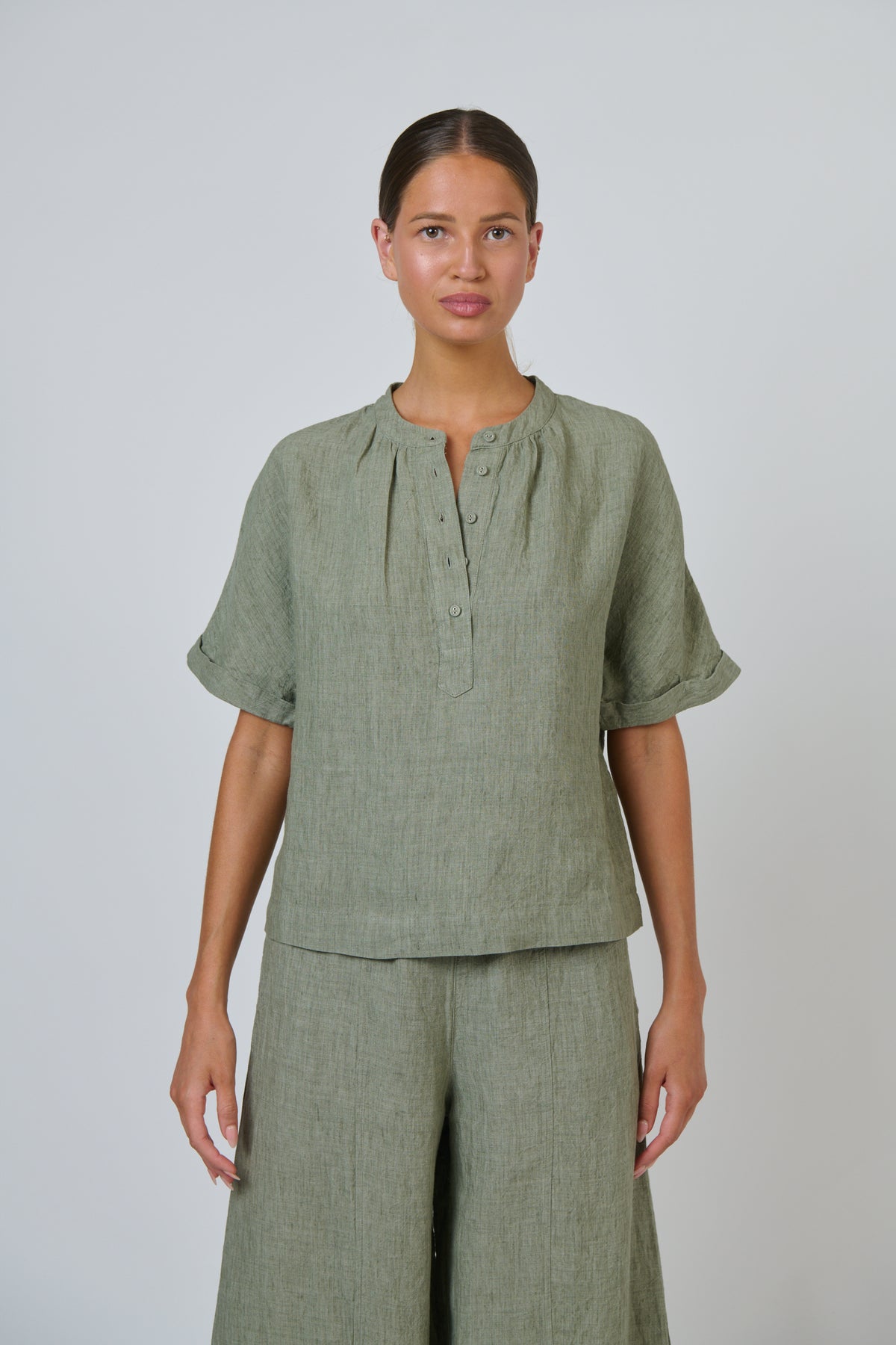 Naturals by O & J Linen Top in Artichoke GA689