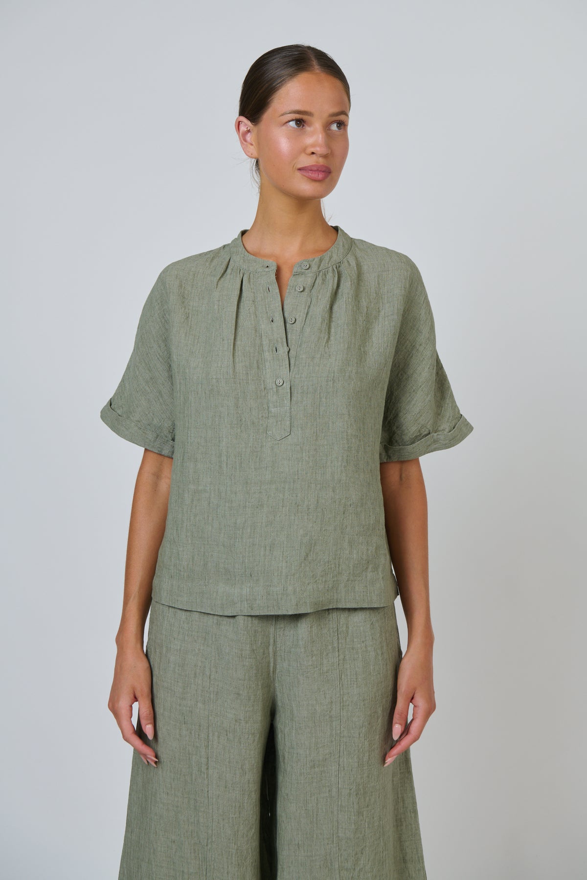 Naturals by O & J Linen Top in Artichoke GA689