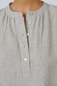 Naturals by O & J Linen Top in Mousse GA689
